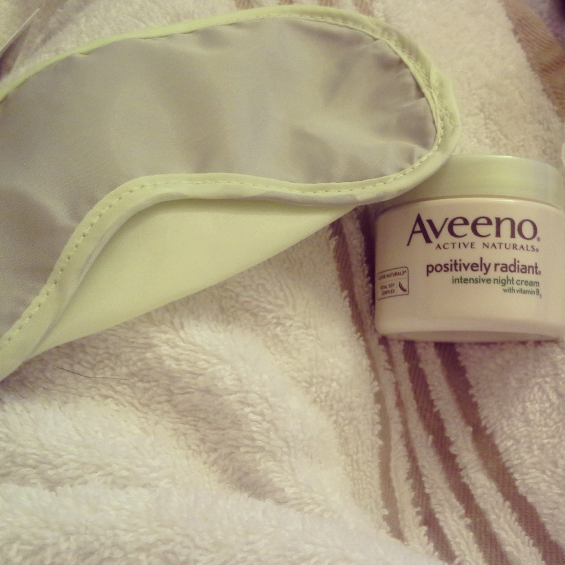 AVEENO Positively Radiant Intensive Night Cream #RadiantWithAVEENO | Optimistic Mommy