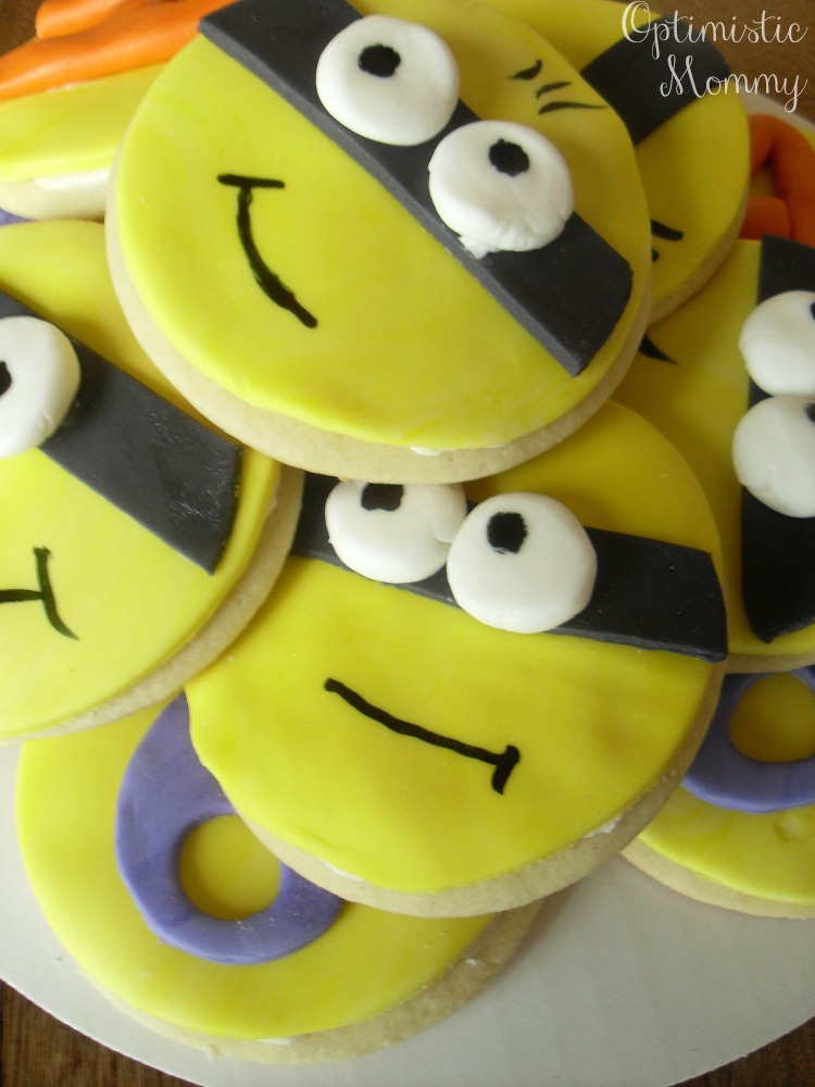 Despicable Me - Minion Cookies | Optimistic Mommy