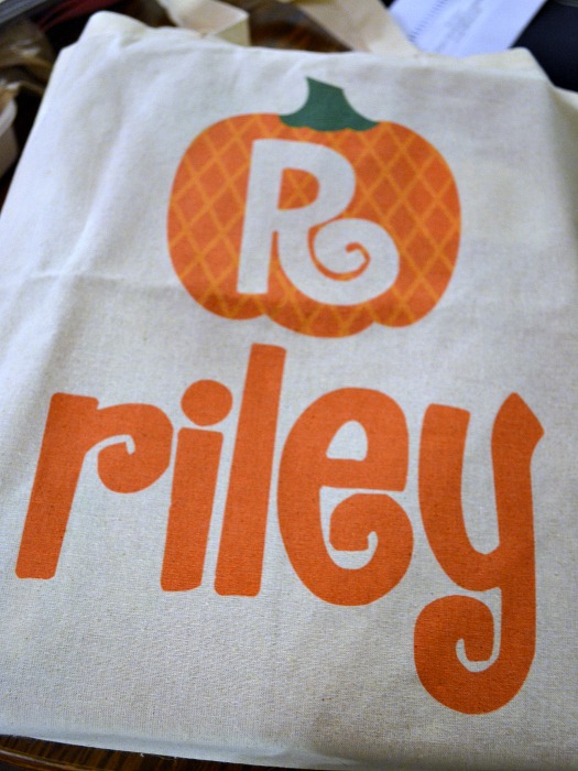 Zoey's Personalized Gifts - Personalized Pumpkin Tote Bag | Optimistic Mommy