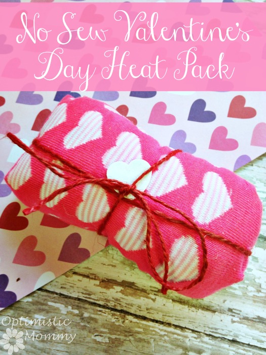 Show your sweetheart you love them when you craft this easy and inexpensive no sew Valentine’s Day heat pack. You can craft your own heat pack in just minutes and using items from your local dollar store. The end result is the perfect solution to sore and aching muscles or just for warming cold skin. | Optimistic Mommy