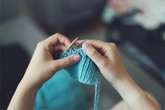 left handed knitting