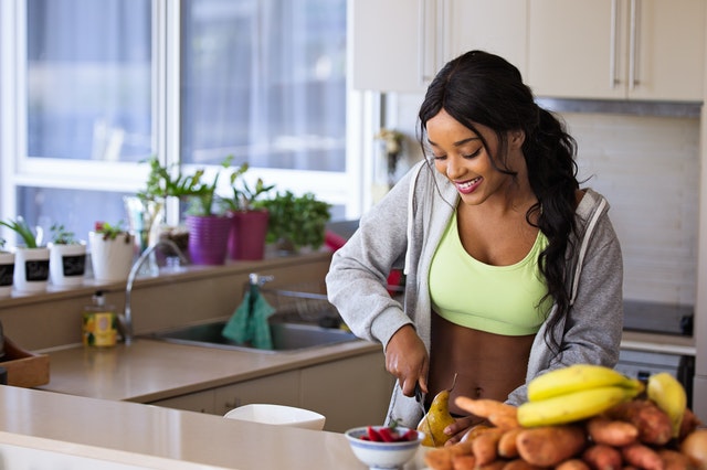 women making healthy food