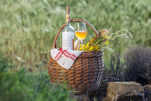 A wine basket.