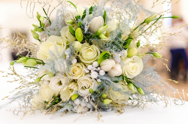 flower bouquet with beautiful white and yellow flowers.