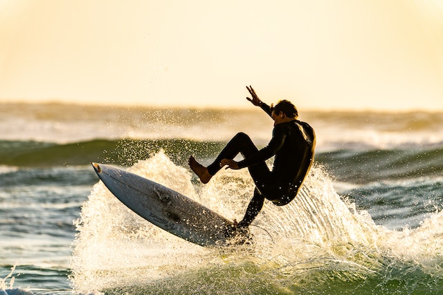 How Surfing Lessons Can Transform Your Skills