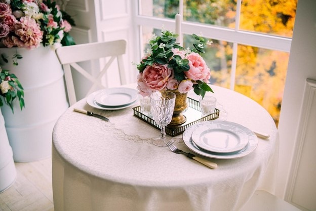 4 Timeless Tablecloth Patterns That Are Sure to Impress Your Guests