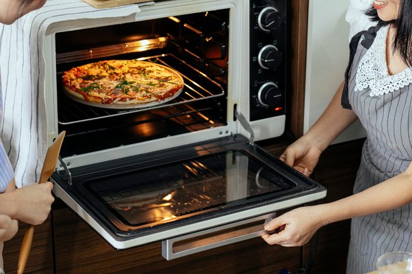 Pizza Box in the Oven to Warm Up?
