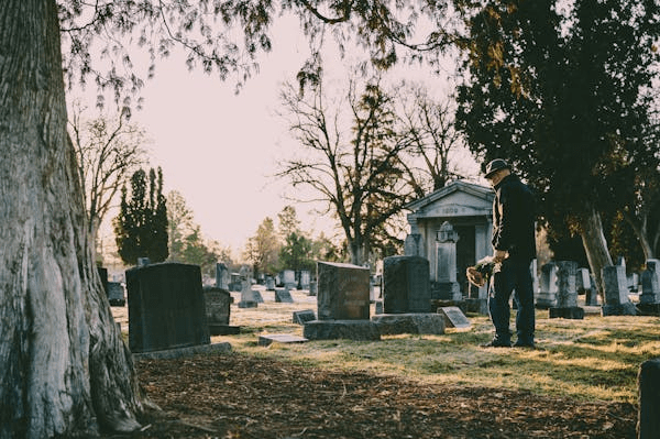 Saying Farewell to Loved Ones: A Guide to Memorials and Funerals