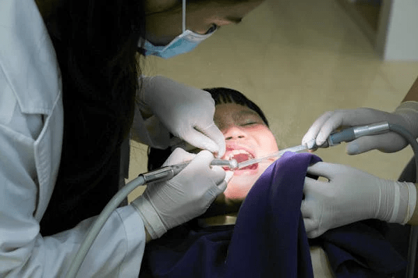 Kids Dentist Singapore: What is the Oldest Age to see a Pediatric Dentist