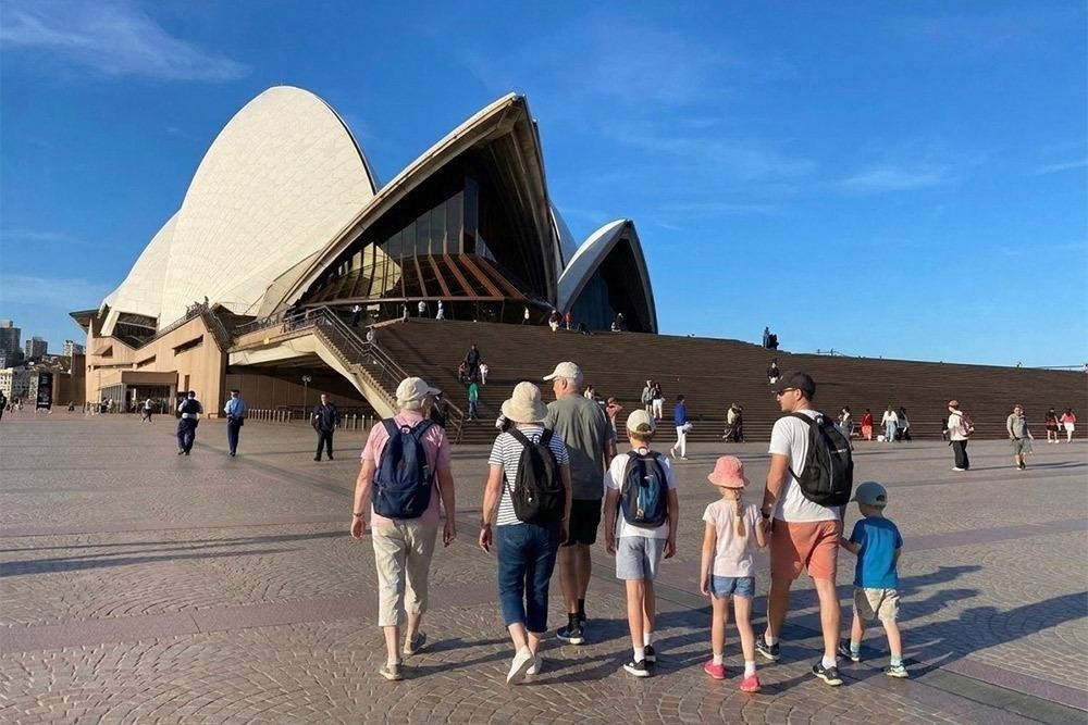 Sydney With Grandparents And Kids